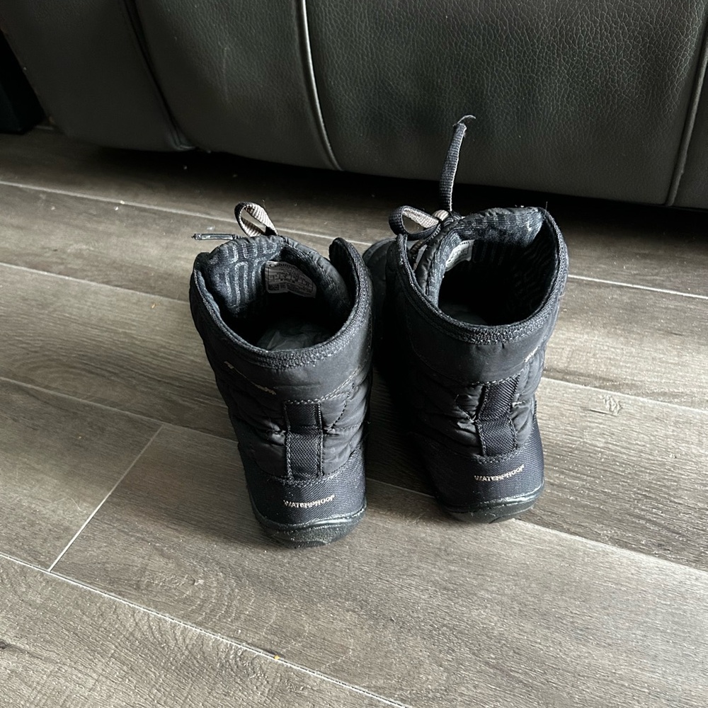 Columbia Women's Black Quilted Winter Boots - Picture 2 of 6